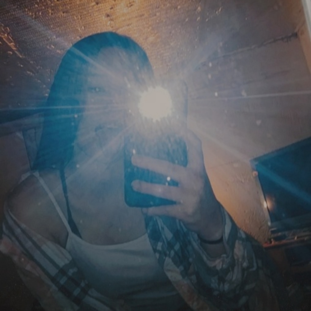 Meet your Posher, Elise